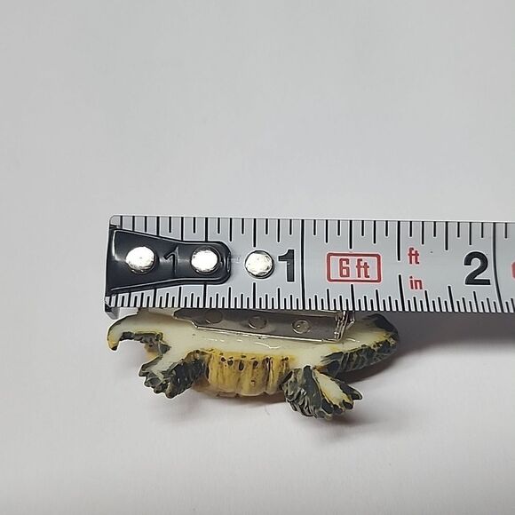 Turtle Pin Brooch - Picture 3 of 3
